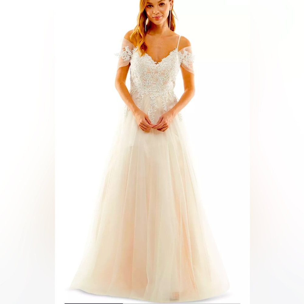 GORGEOUS PROM DRESS - NEW WITH TAGS